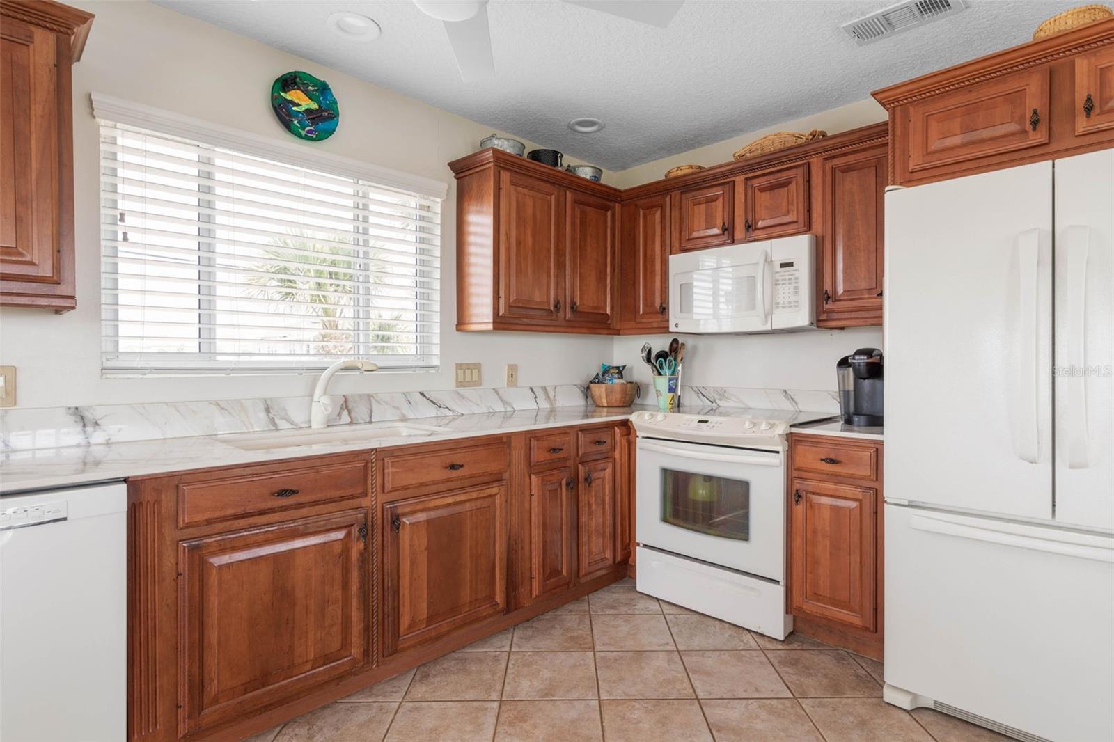 Image 19 of 52 For 6973 Oceanshore Boulevard
