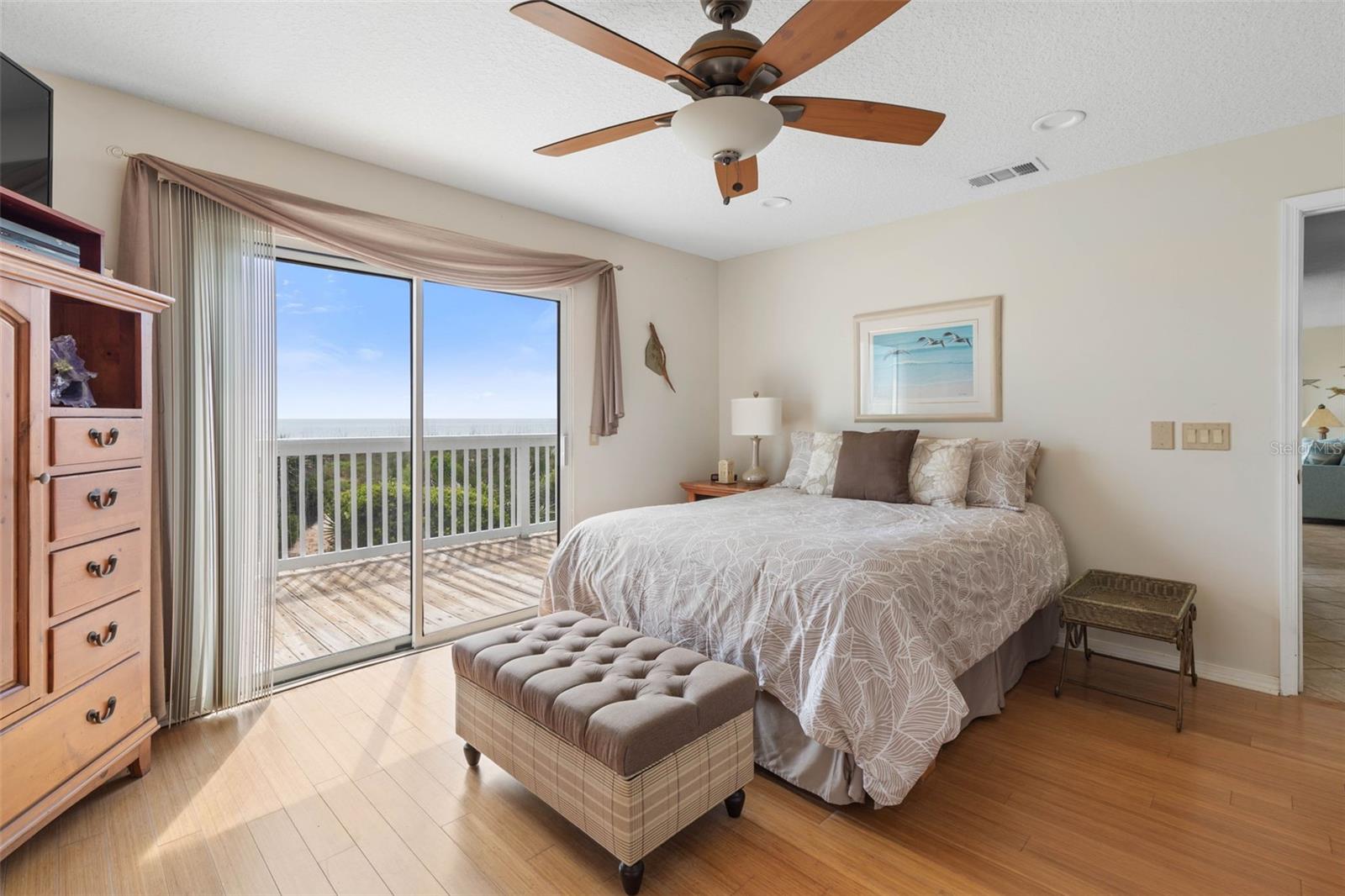 Image 26 of 52 For 6973 Oceanshore Boulevard