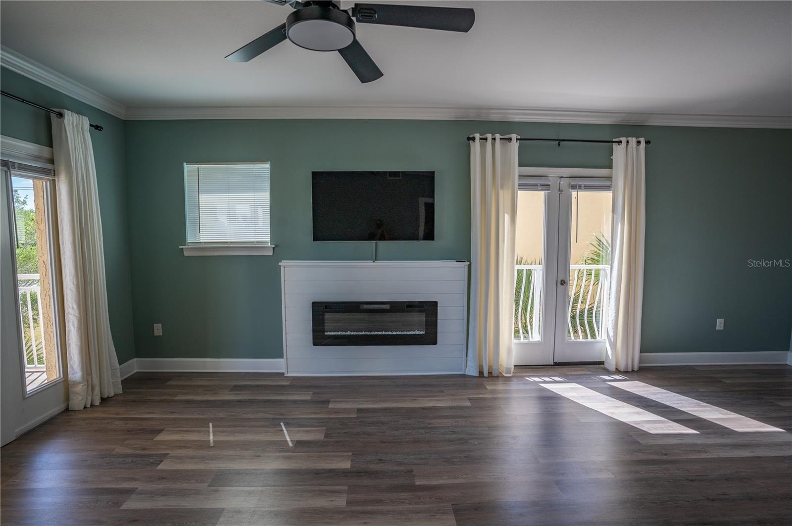 Image 5 of 28 For 200 Bella Harbor Court 109
