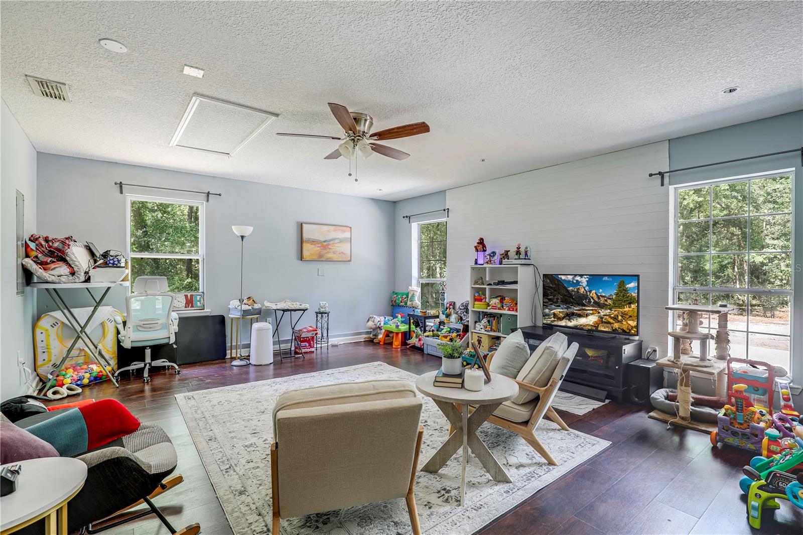 Image 11 of 45 For 95 Conifer Circle