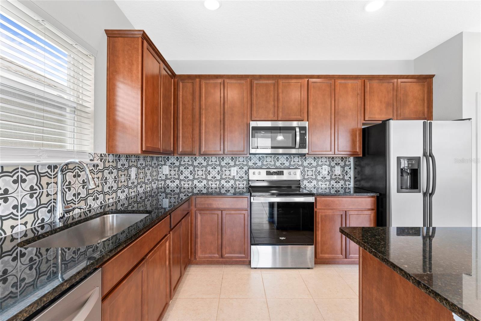 Image 10 of 26 For 3 Oakleaf Way
