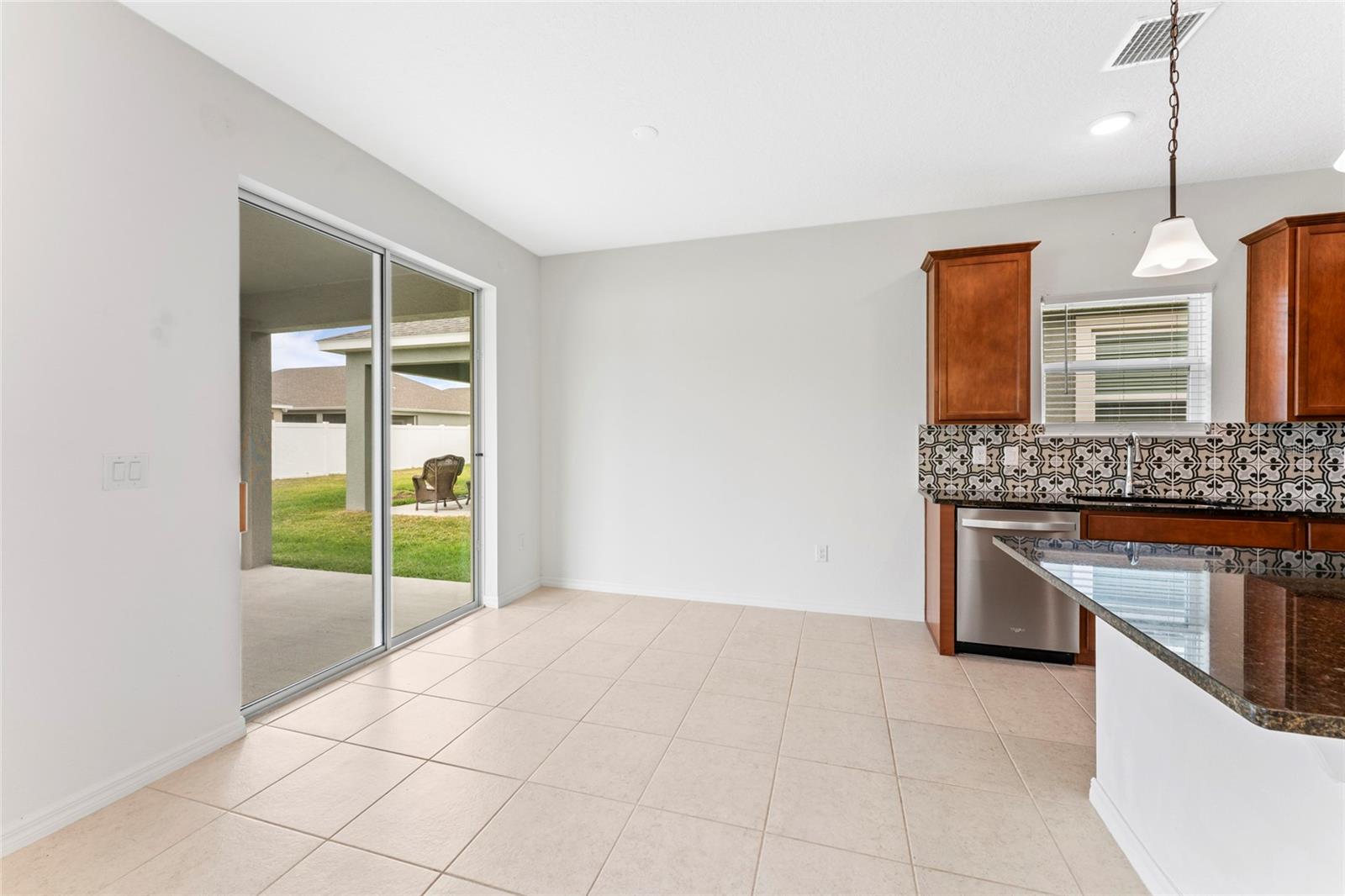 Image 11 of 26 For 3 Oakleaf Way