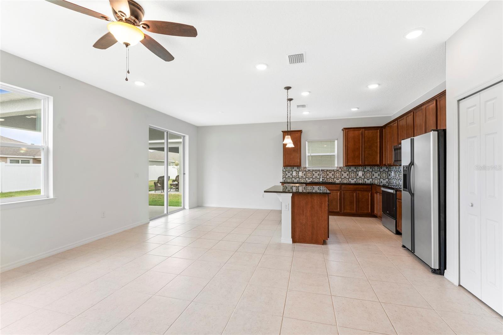 Image 12 of 26 For 3 Oakleaf Way