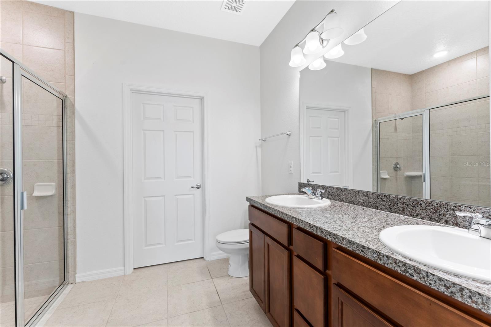 Image 17 of 26 For 3 Oakleaf Way