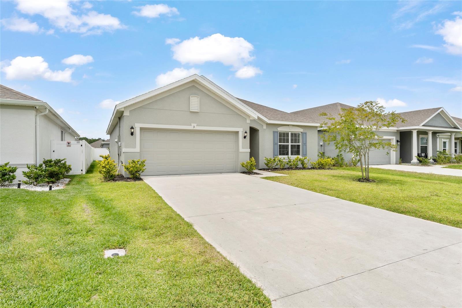 Image 2 of 26 For 3 Oakleaf Way