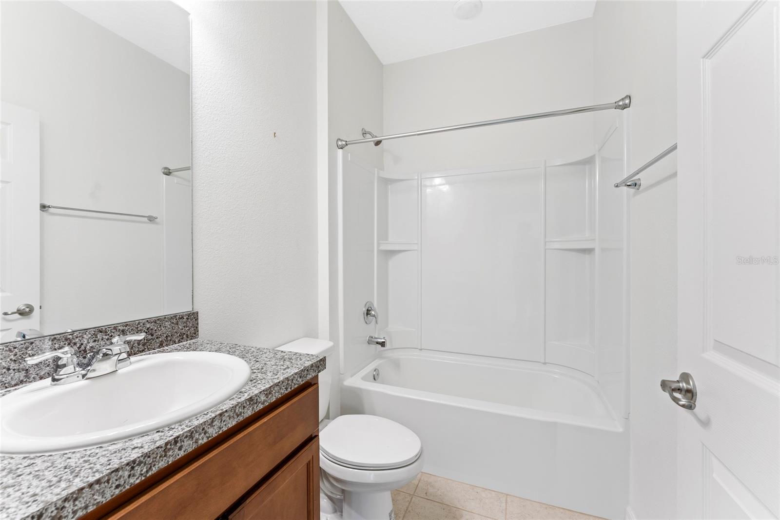 Image 22 of 26 For 3 Oakleaf Way