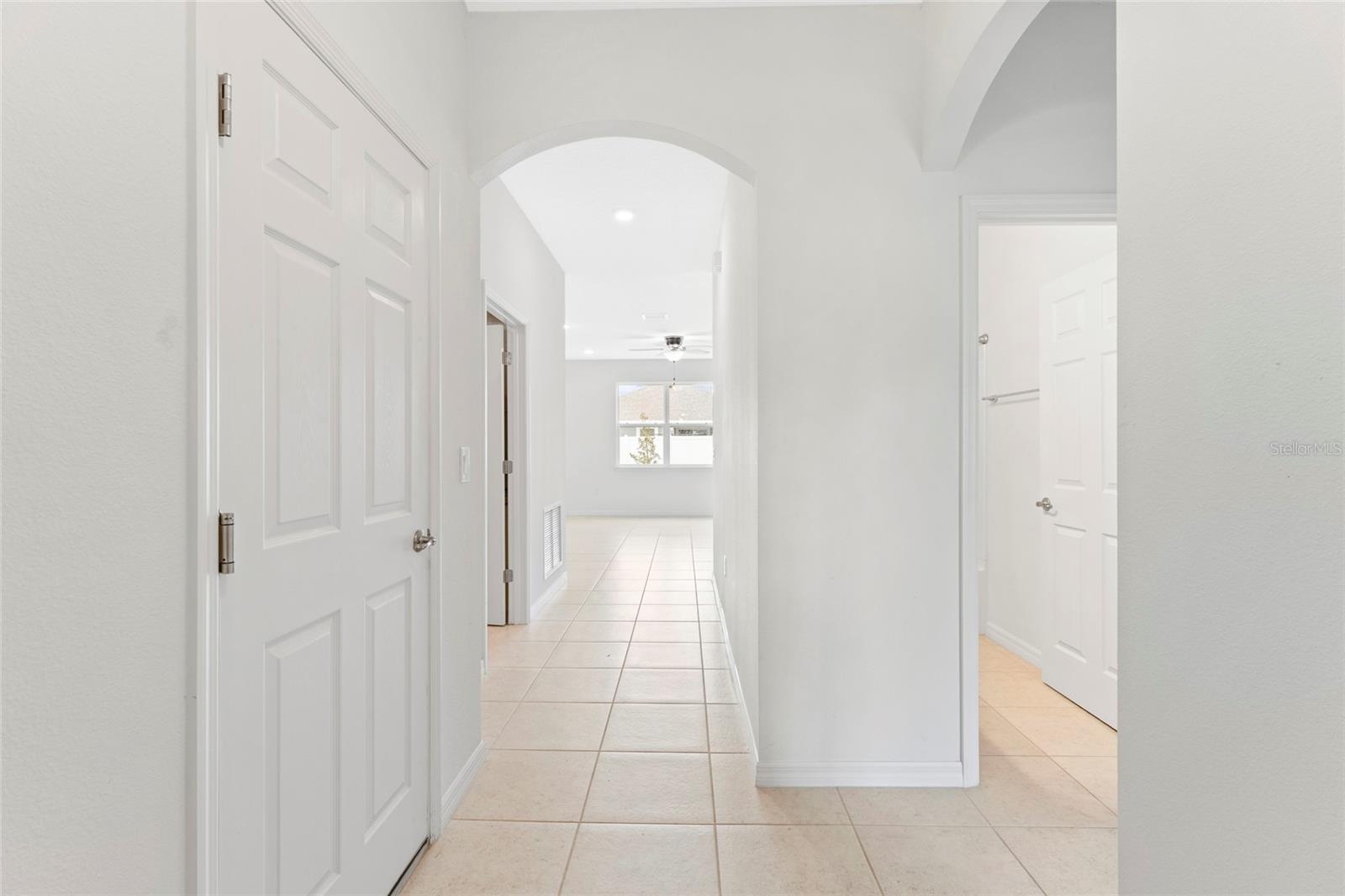Image 5 of 26 For 3 Oakleaf Way