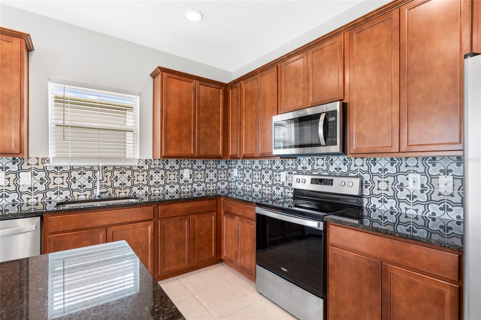 Image 9 of 26 For 3 Oakleaf Way
