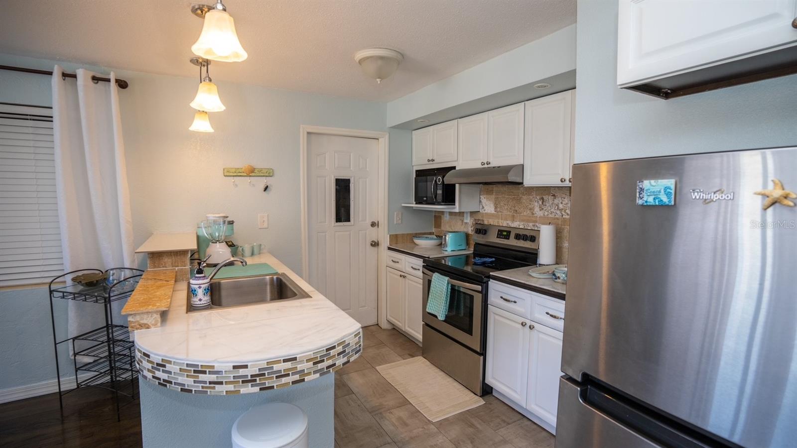 Image 11 of 27 For 321 Seaview Avenue