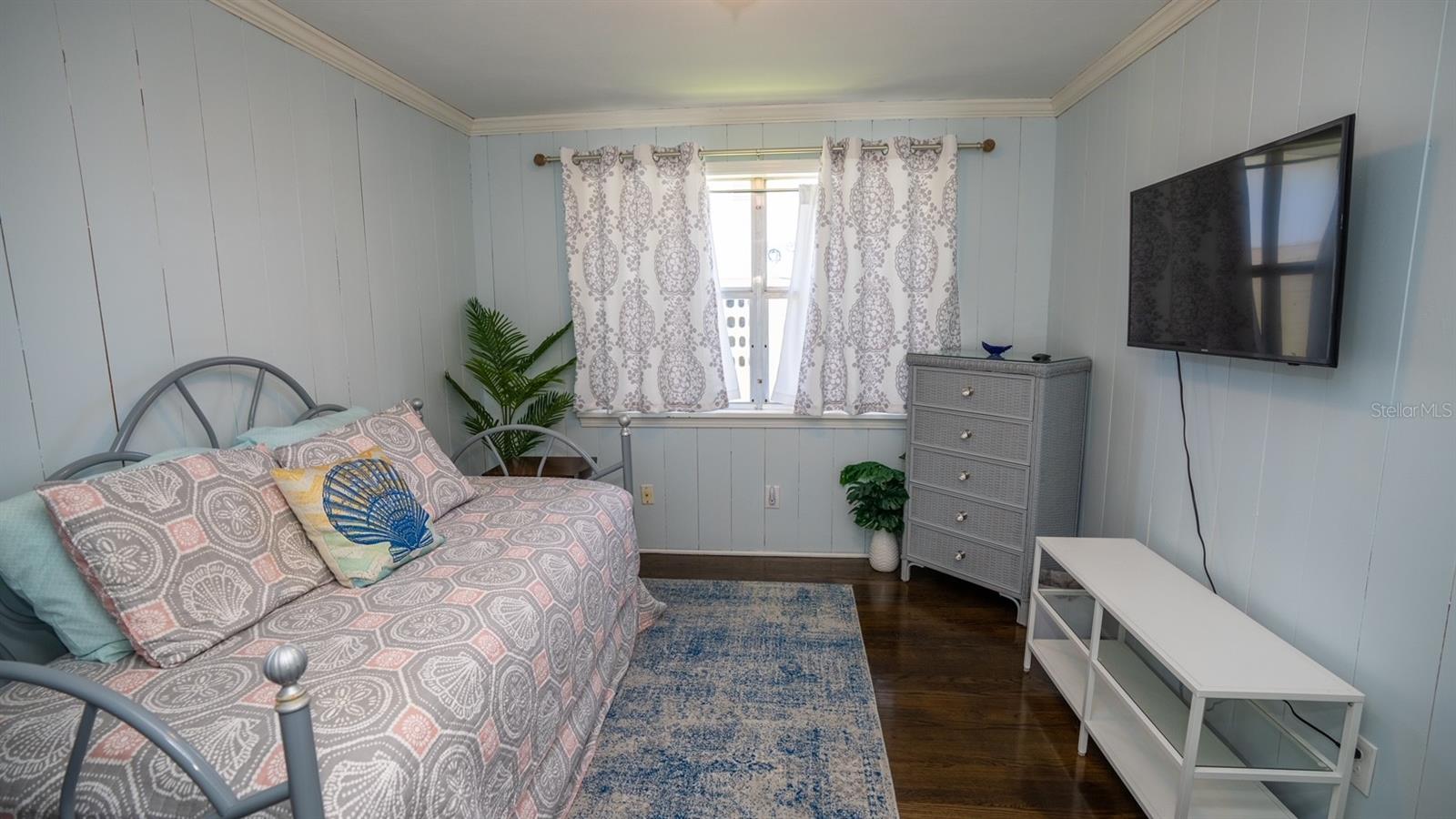 Image 15 of 27 For 321 Seaview Avenue