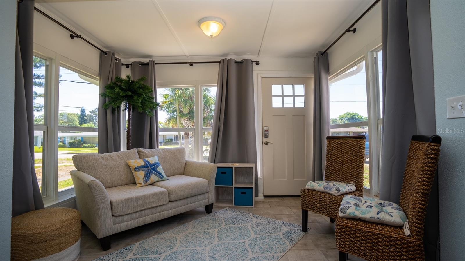 Image 3 of 27 For 321 Seaview Avenue