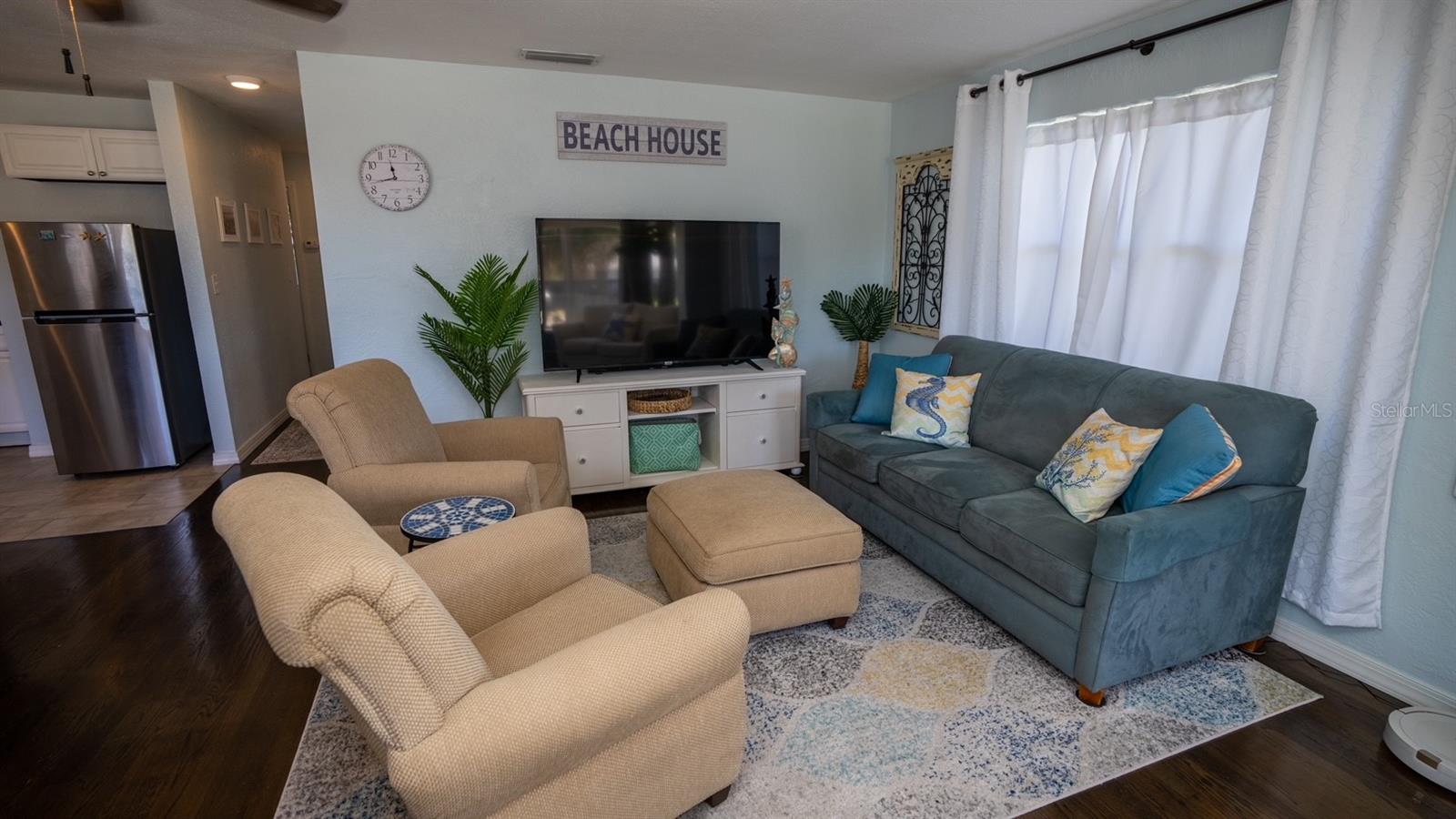 Image 5 of 27 For 321 Seaview Avenue