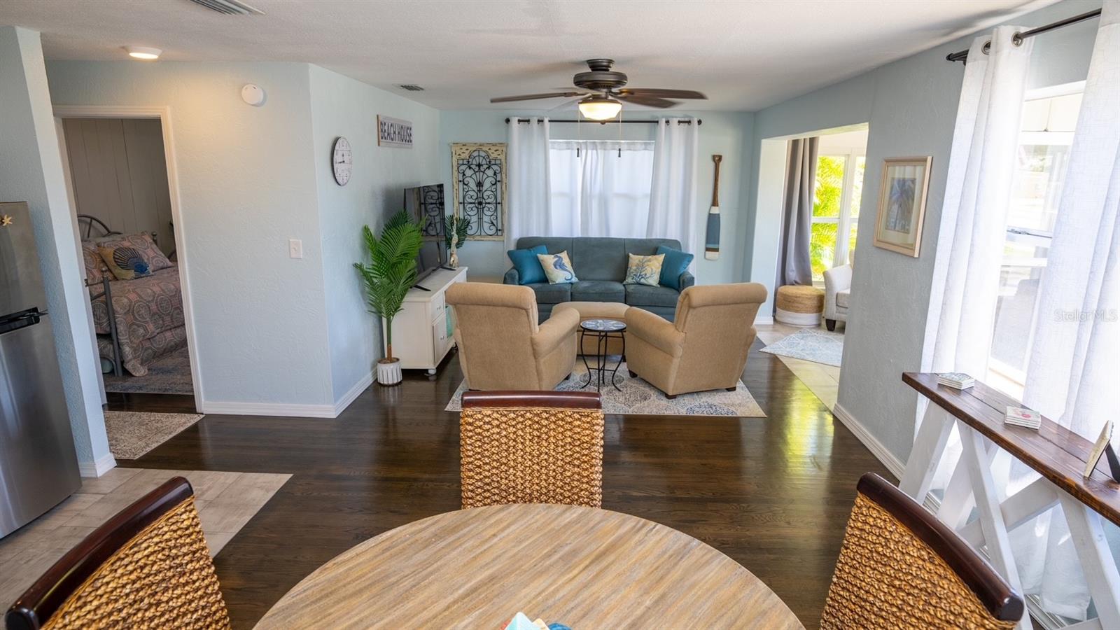 Image 9 of 27 For 321 Seaview Avenue