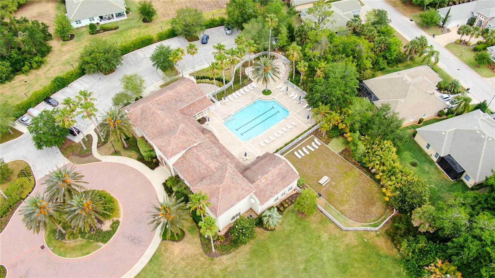 Image 9 of 18 For 2 Holly Court