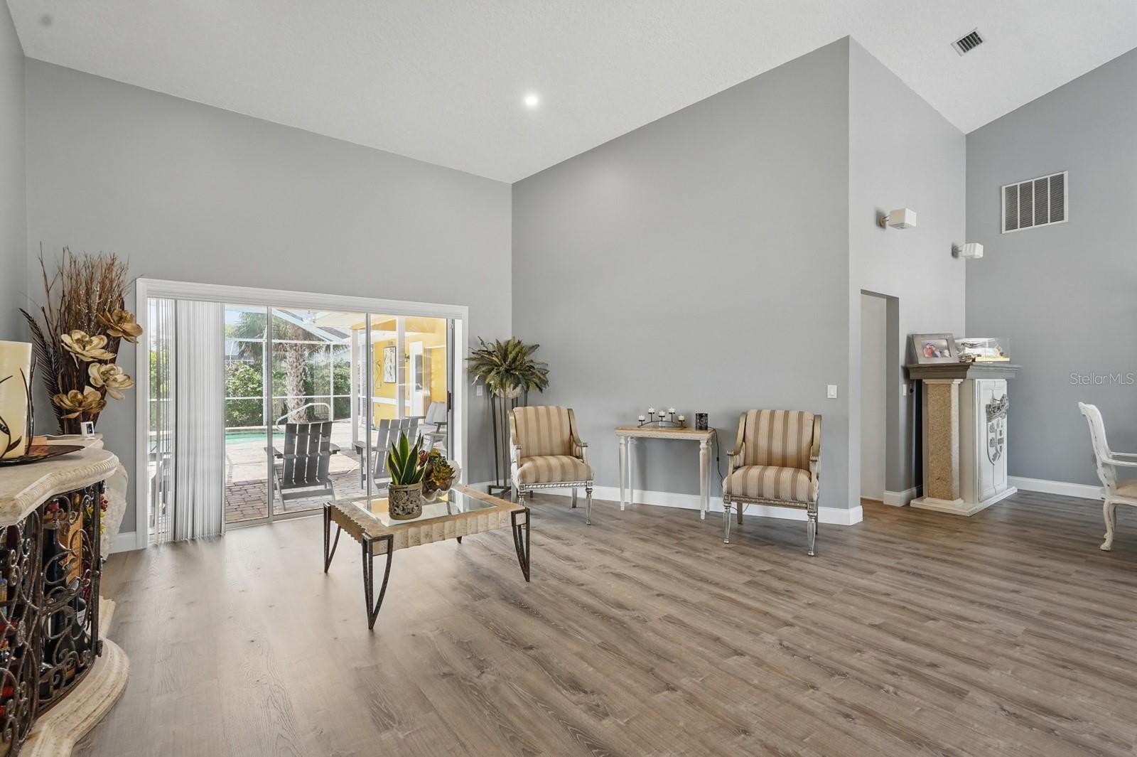 Image 9 of 63 For 2 Cleveland Court