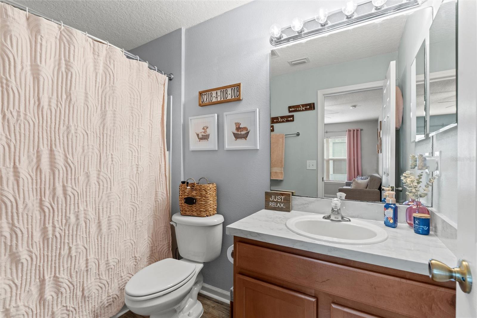 Image 11 of 28 For 810 Black Cherry Drive S