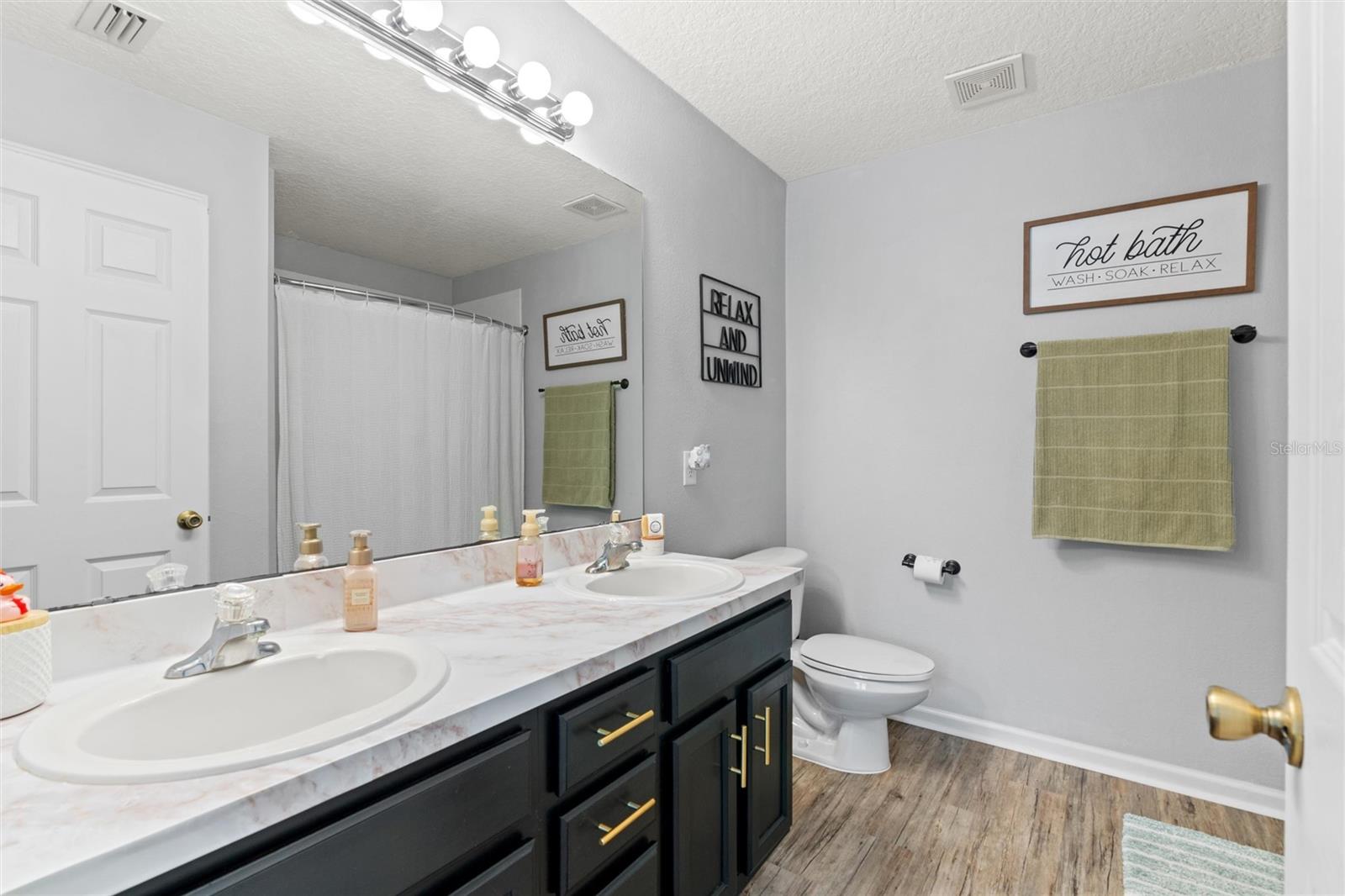Image 14 of 28 For 810 Black Cherry Drive S