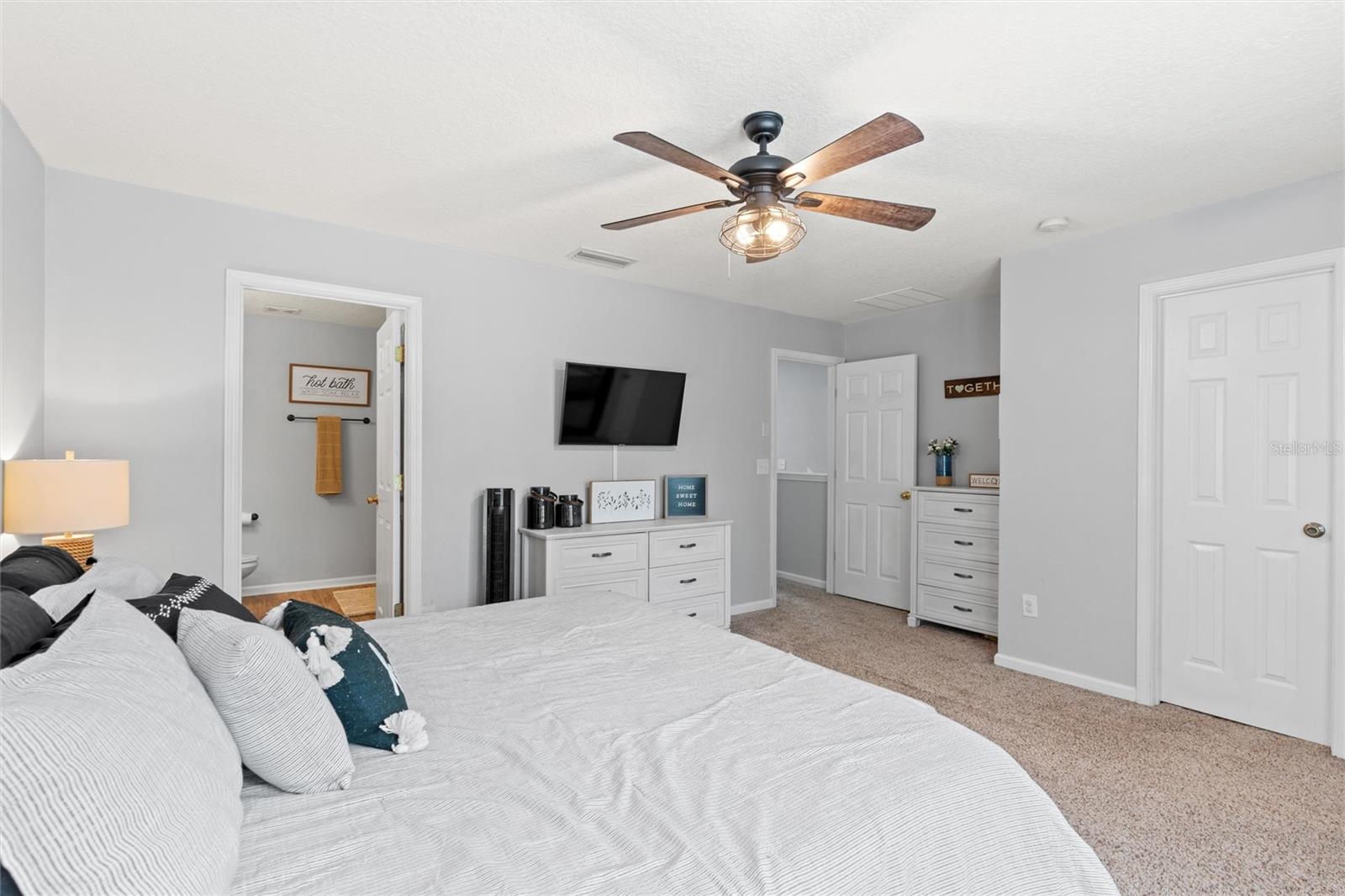 Image 24 of 28 For 810 Black Cherry Drive S