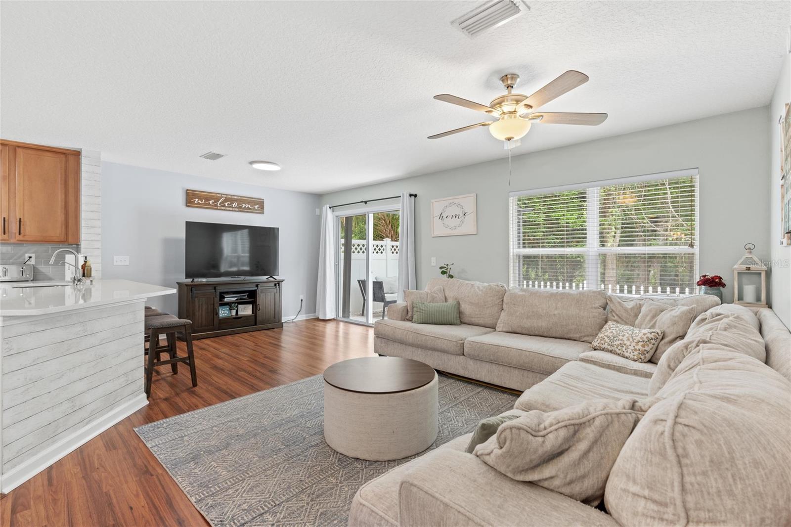 Image 5 of 28 For 810 Black Cherry Drive S