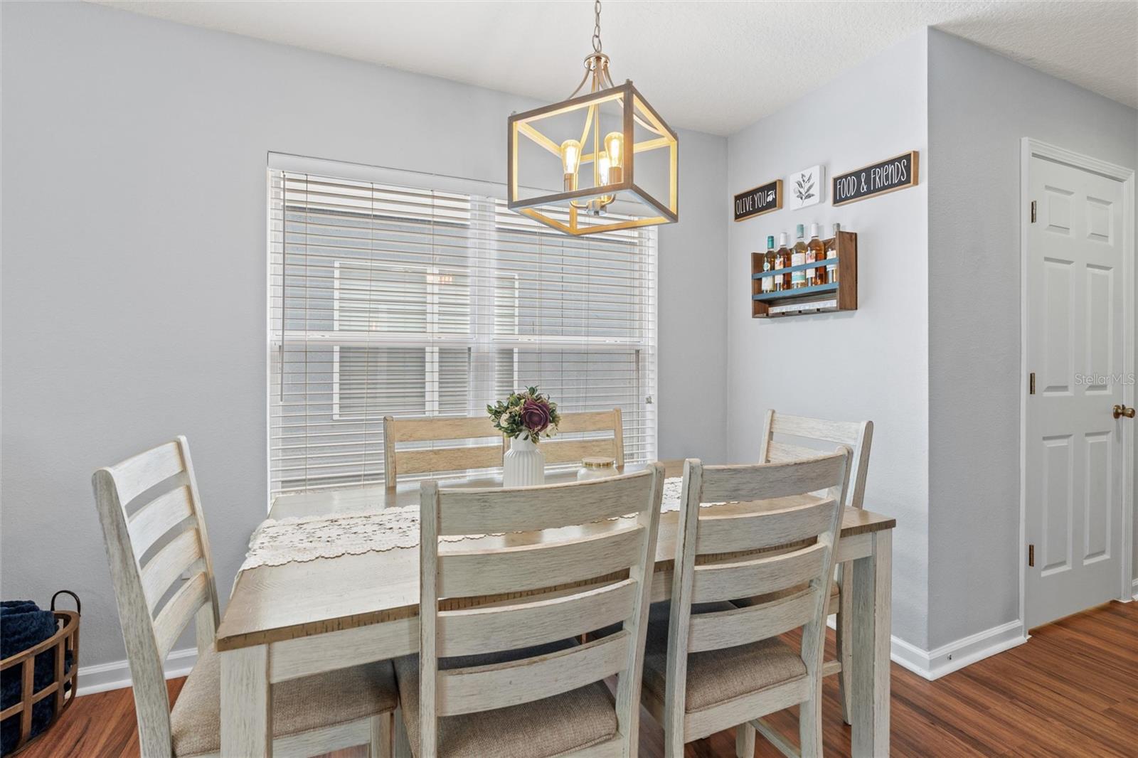 Image 8 of 28 For 810 Black Cherry Drive S