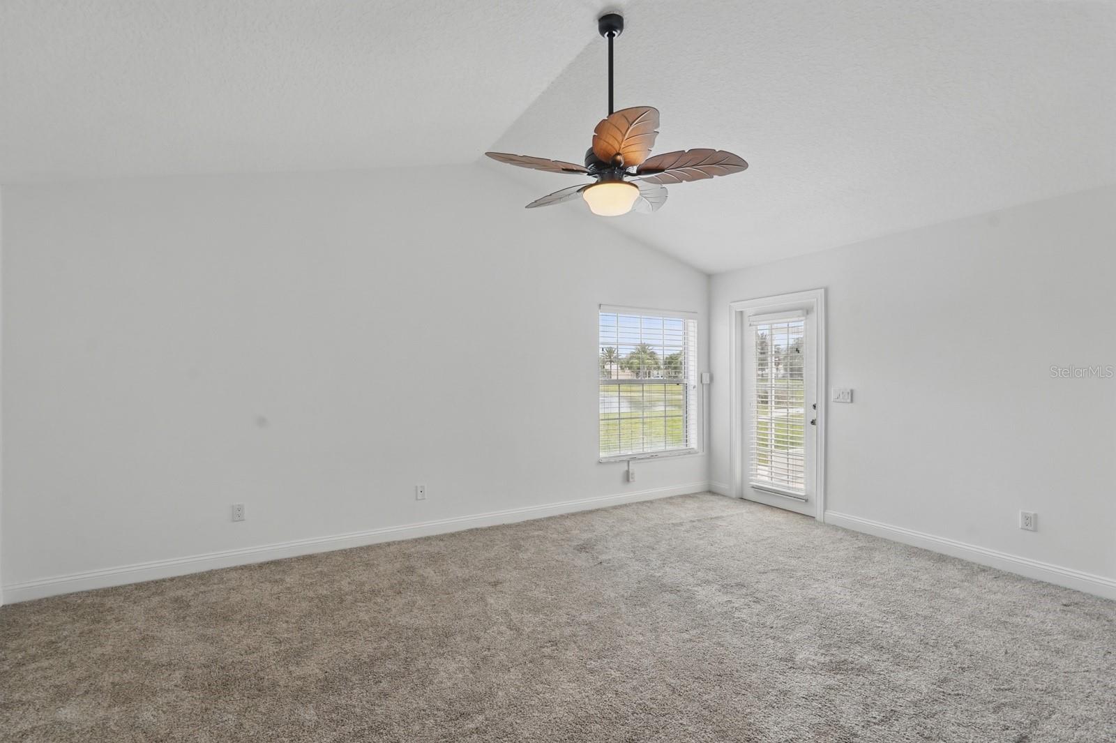 Image 22 of 49 For 47 Old Oak Drive S