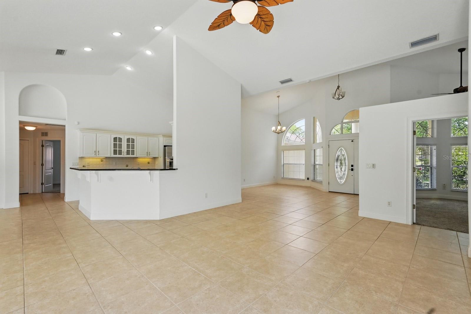 Image 7 of 49 For 47 Old Oak Drive S