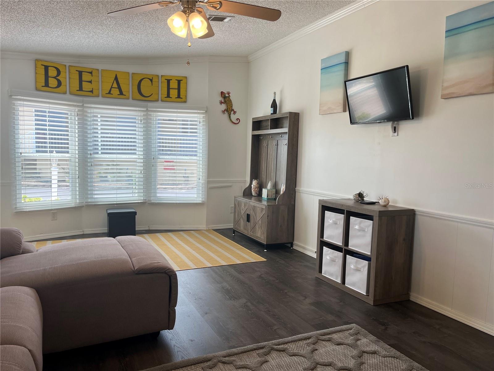 Image 11 of 66 For 254 Seabreeze Drive