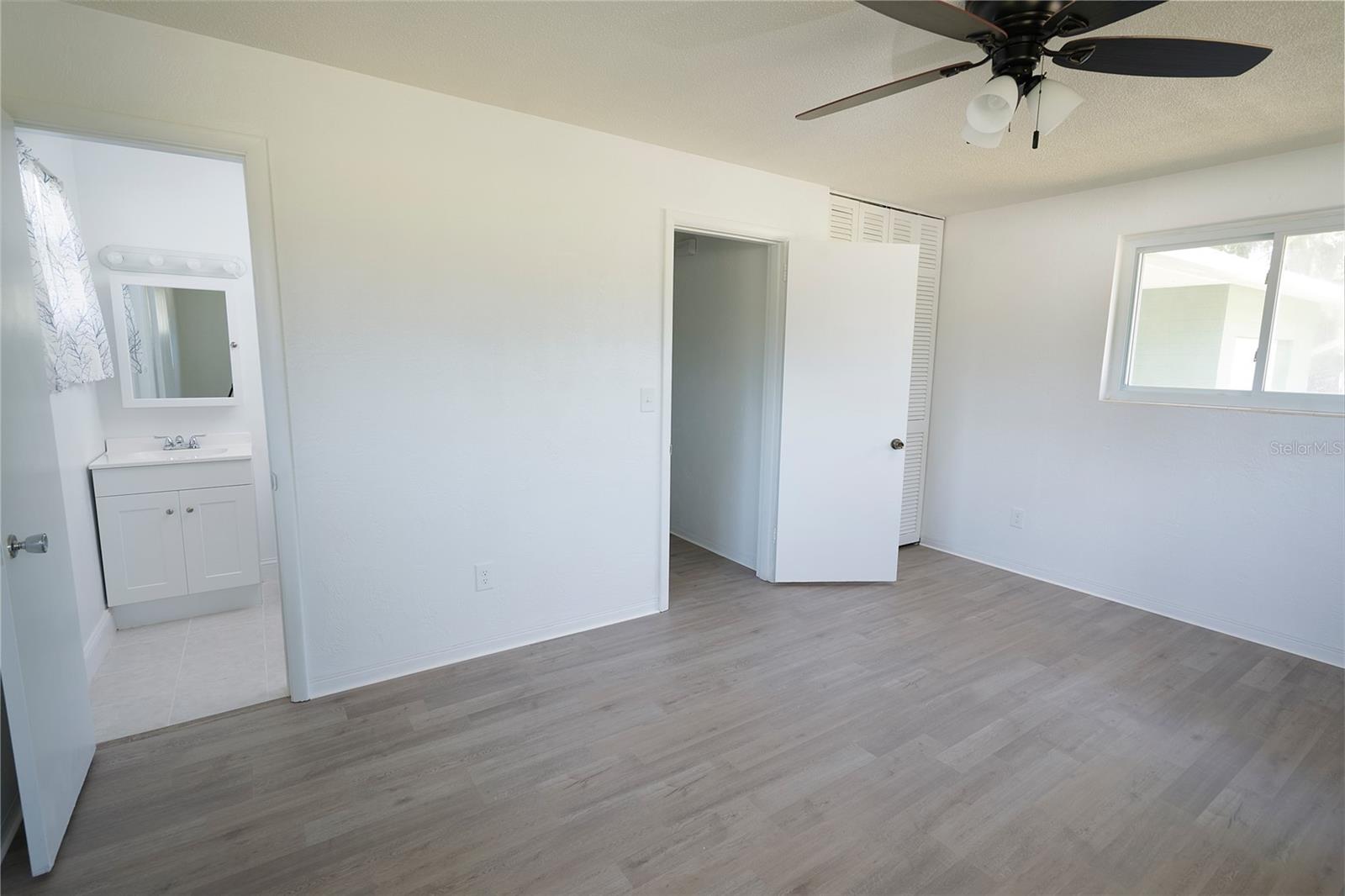 Image 10 of 21 For 1301 Oakwood Avenue