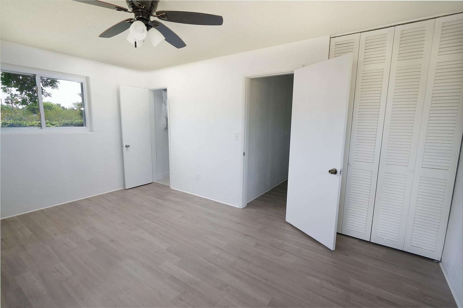 Image 11 of 21 For 1301 Oakwood Avenue