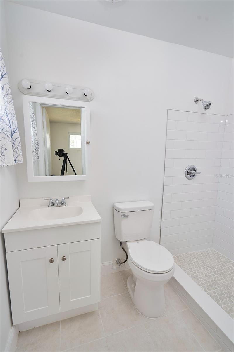 Image 12 of 21 For 1301 Oakwood Avenue