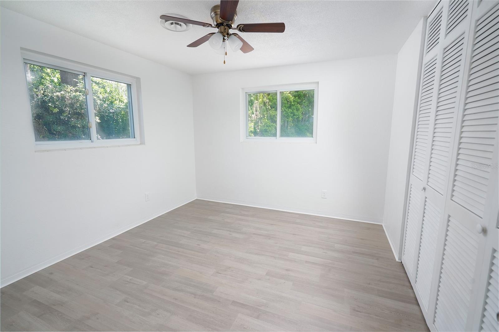 Image 13 of 21 For 1301 Oakwood Avenue