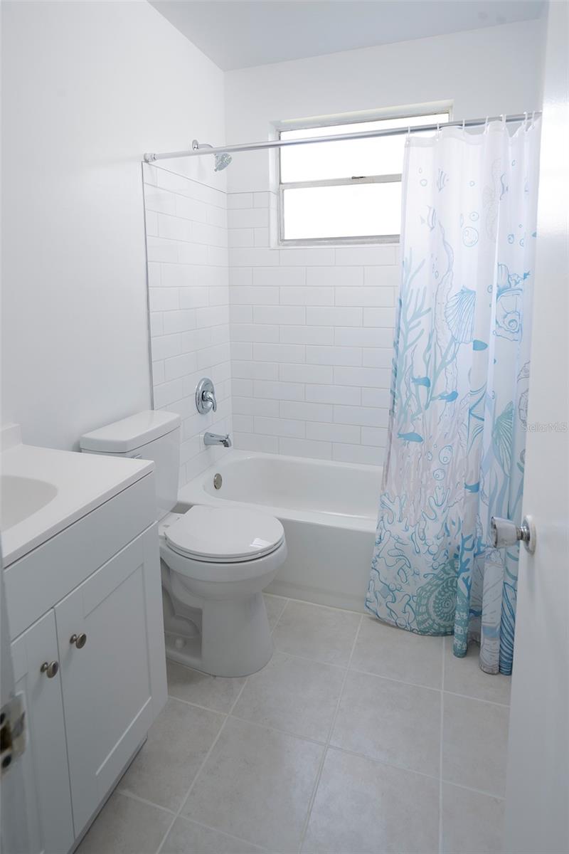 Image 15 of 21 For 1301 Oakwood Avenue