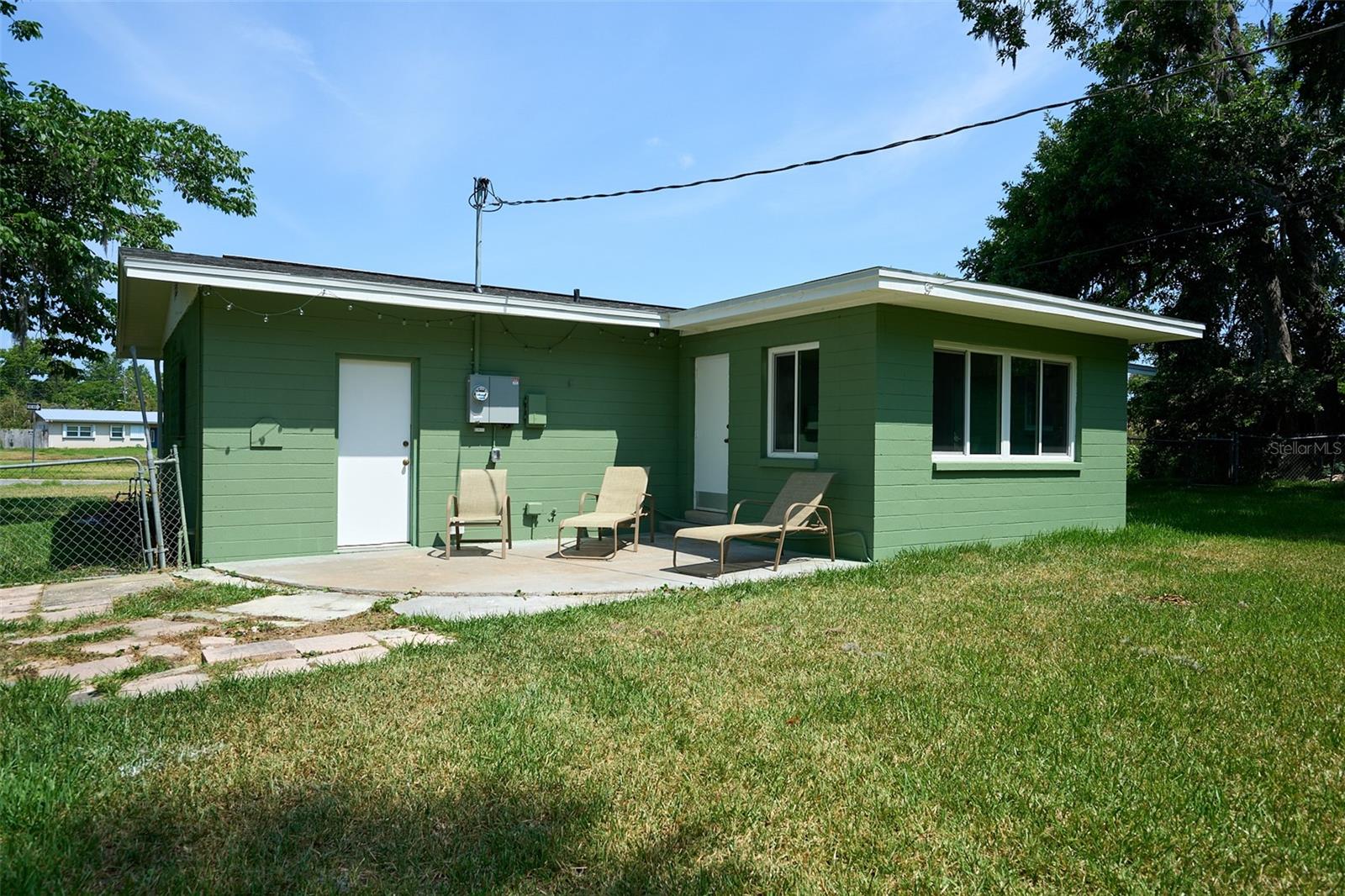 Image 18 of 21 For 1301 Oakwood Avenue