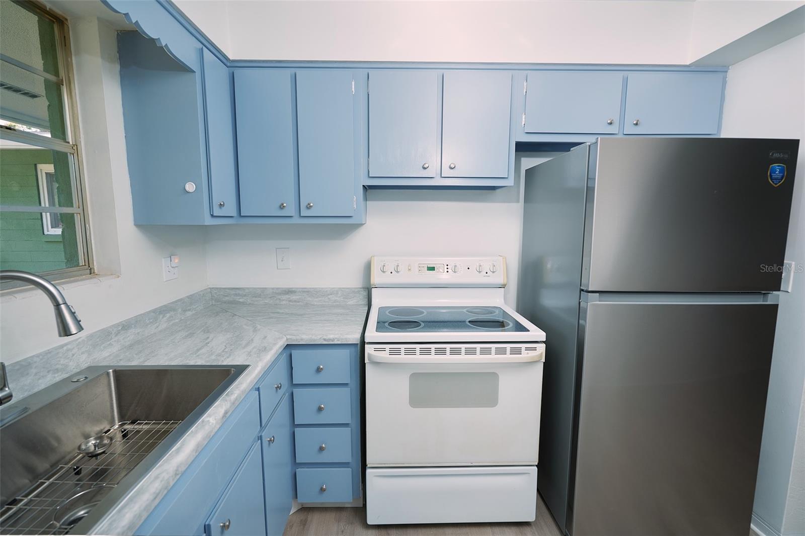 Image 6 of 21 For 1301 Oakwood Avenue