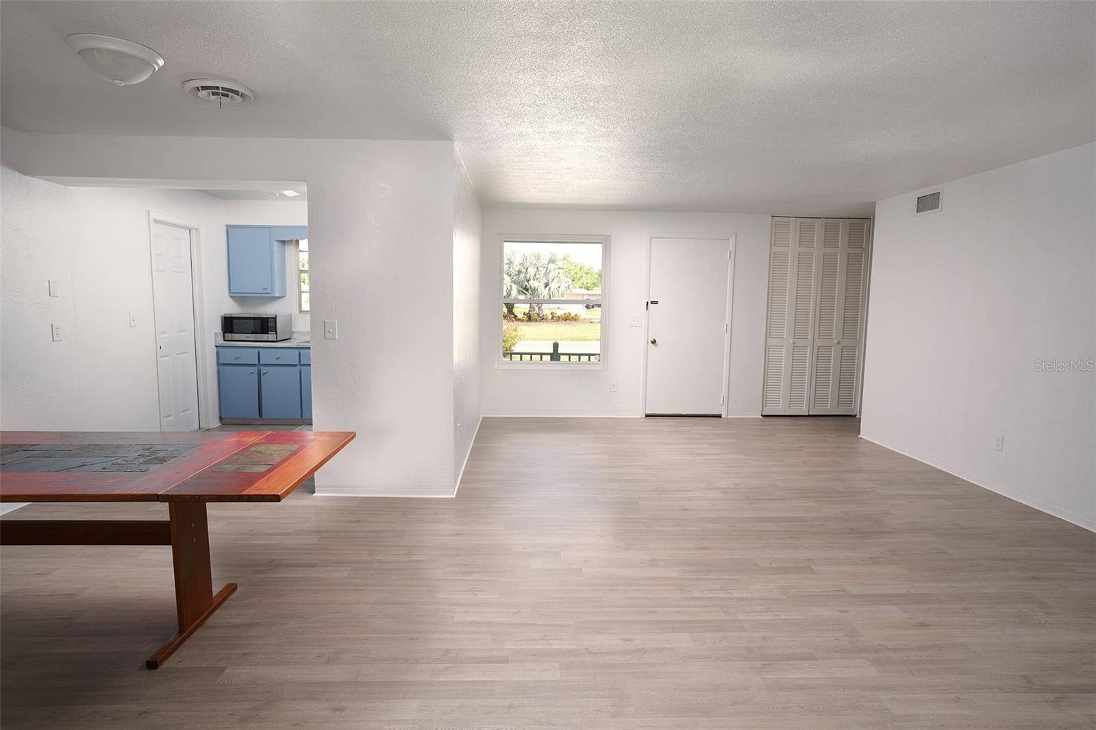 Image 8 of 21 For 1301 Oakwood Avenue