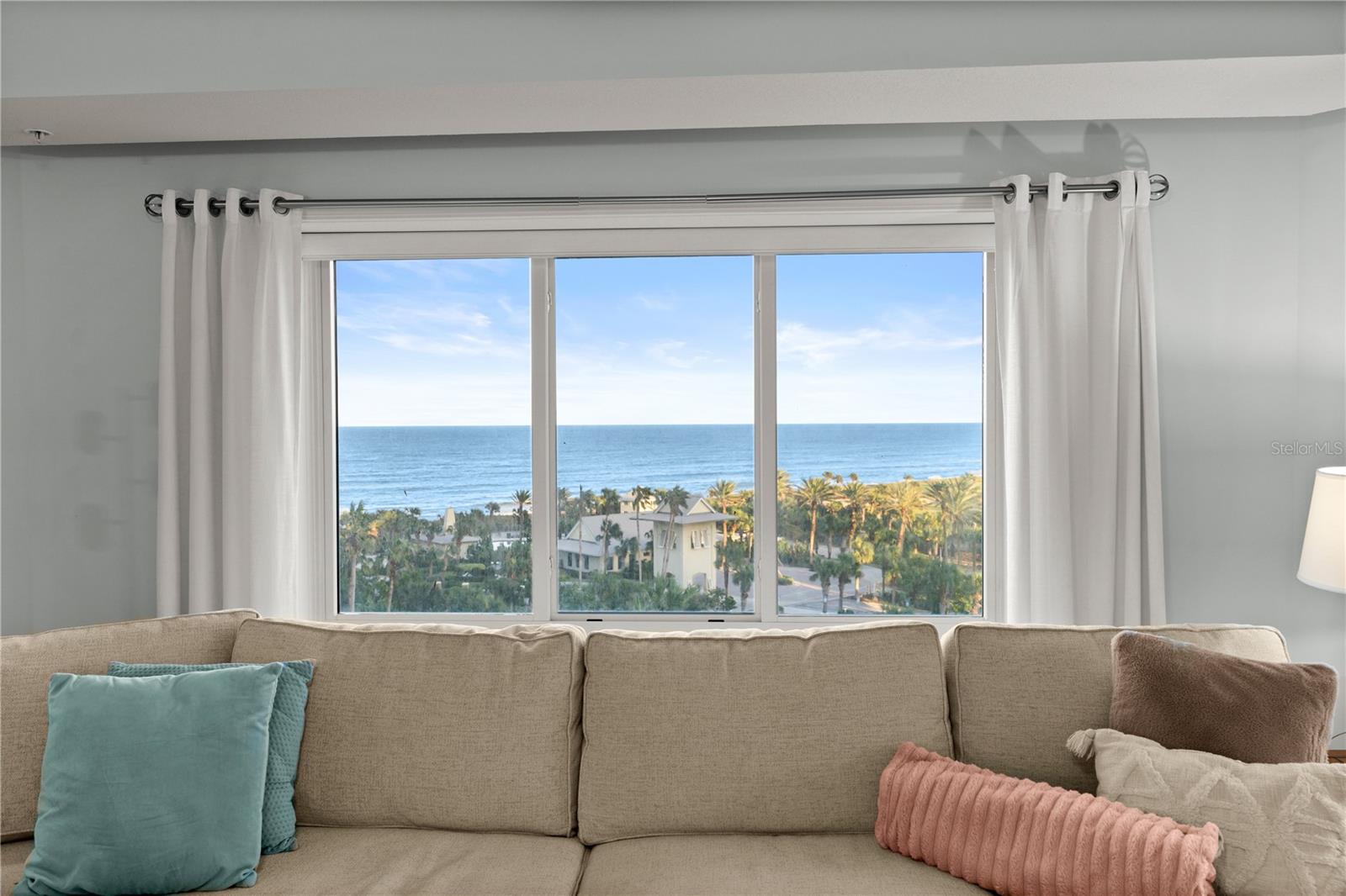 Image 11 of 91 For 200 Ocean Crest Drive 614