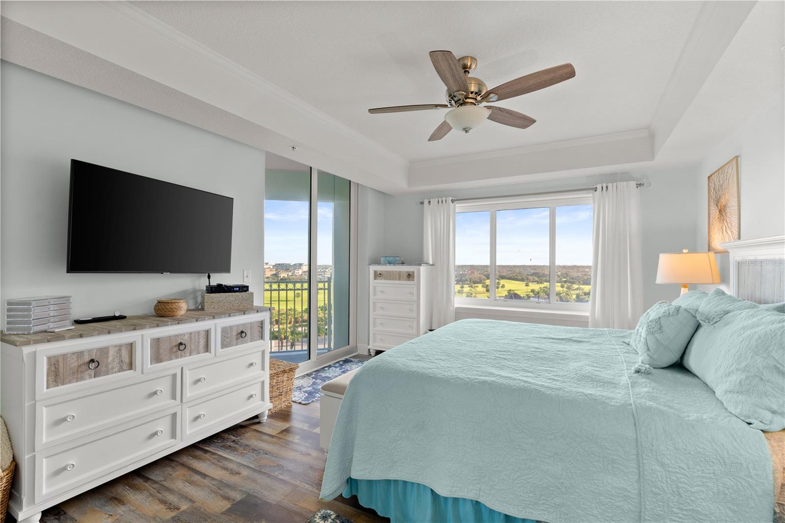 Image 23 of 91 For 200 Ocean Crest Drive 614
