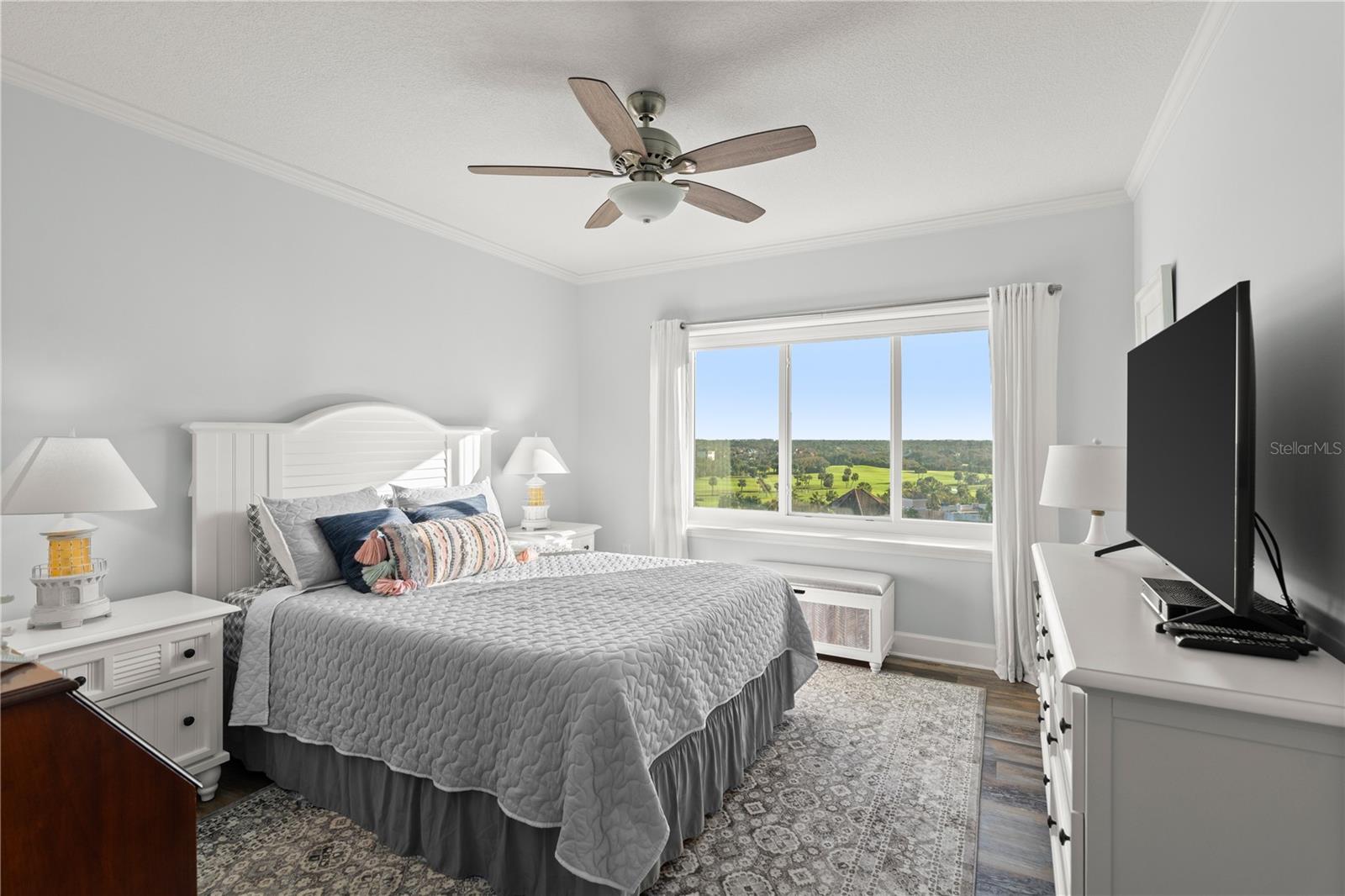 Image 35 of 91 For 200 Ocean Crest Drive 614