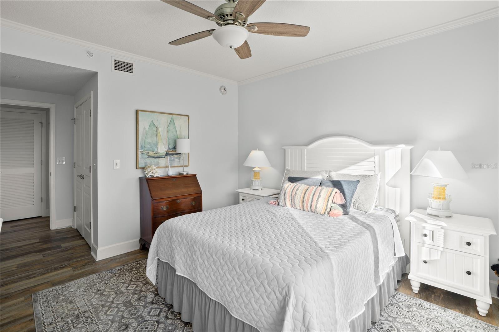 Image 38 of 91 For 200 Ocean Crest Drive 614