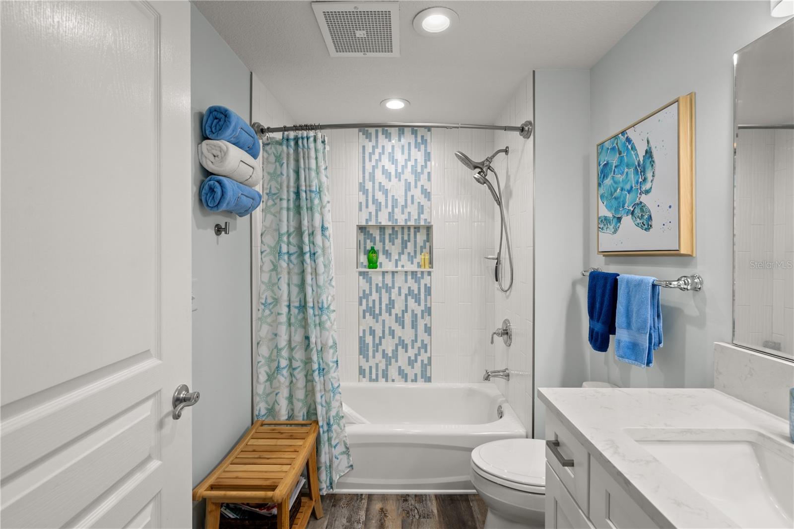 Image 39 of 91 For 200 Ocean Crest Drive 614