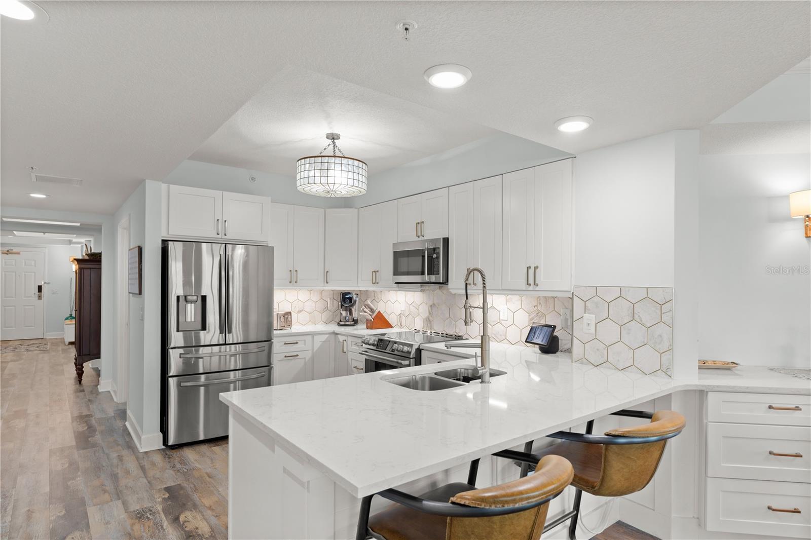 Image 7 of 91 For 200 Ocean Crest Drive 614