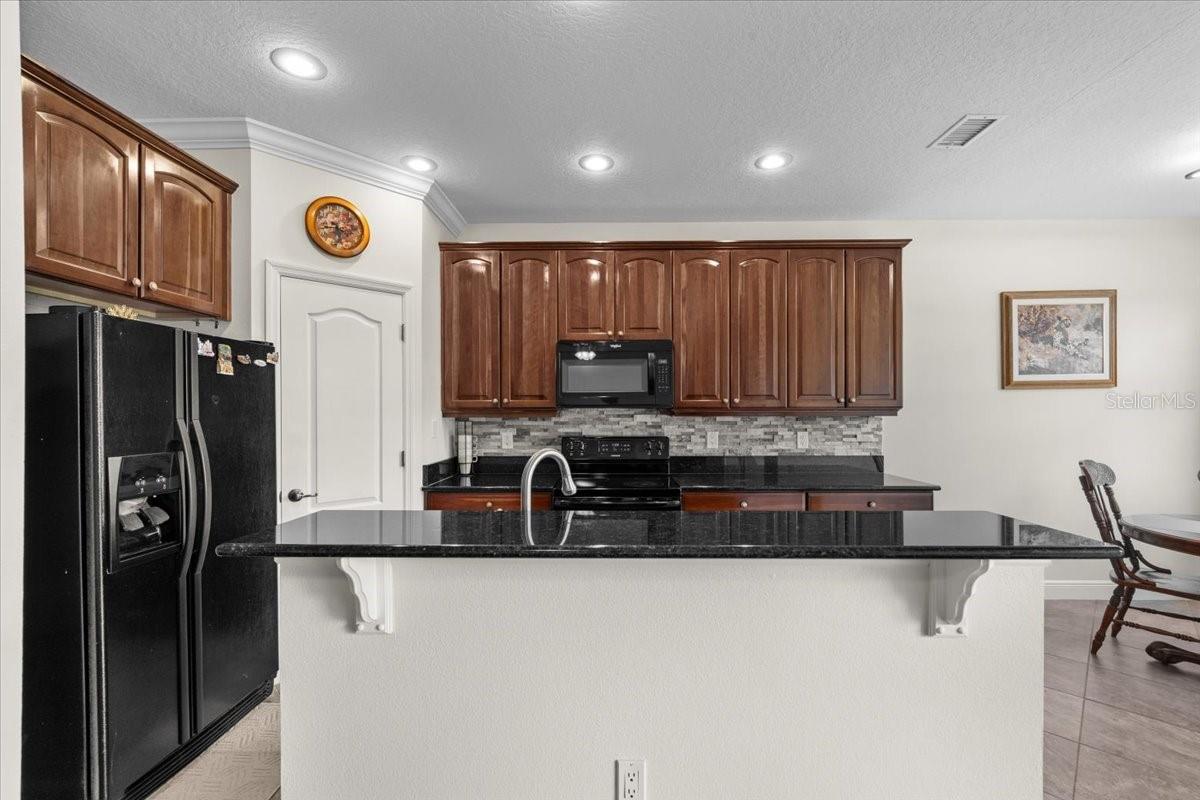 Image 10 of 50 For 70 Riverview Bend S 715