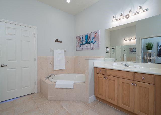 Image 23 of 50 For 800 Cinnamon Beach Way 721