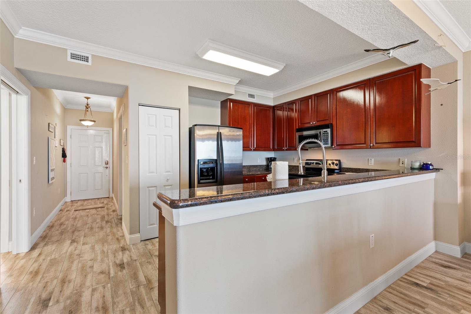 Image 3 of 63 For 60 Surfview Drive 502