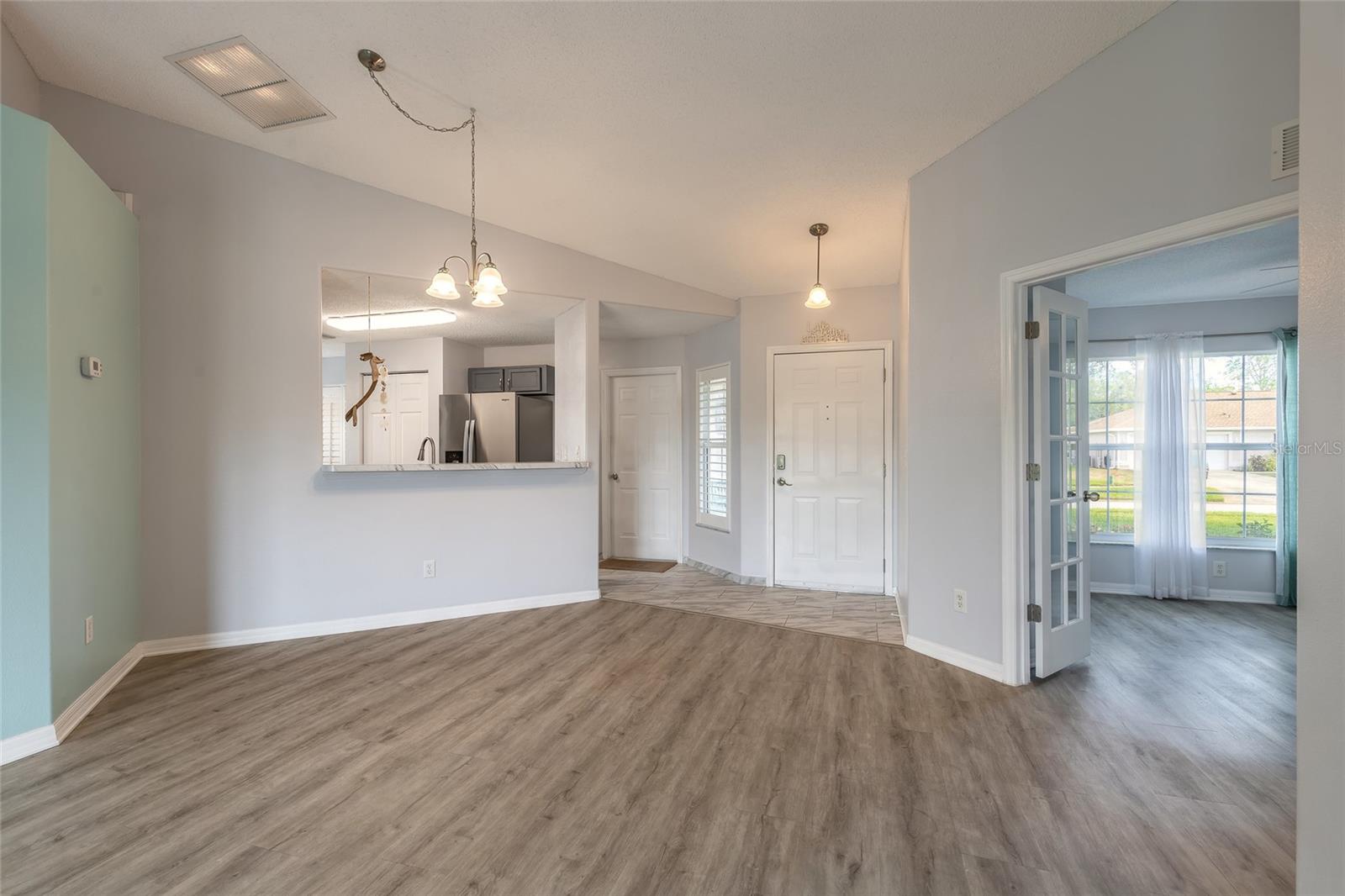Image 10 of 33 For 613 Clairmont Lane