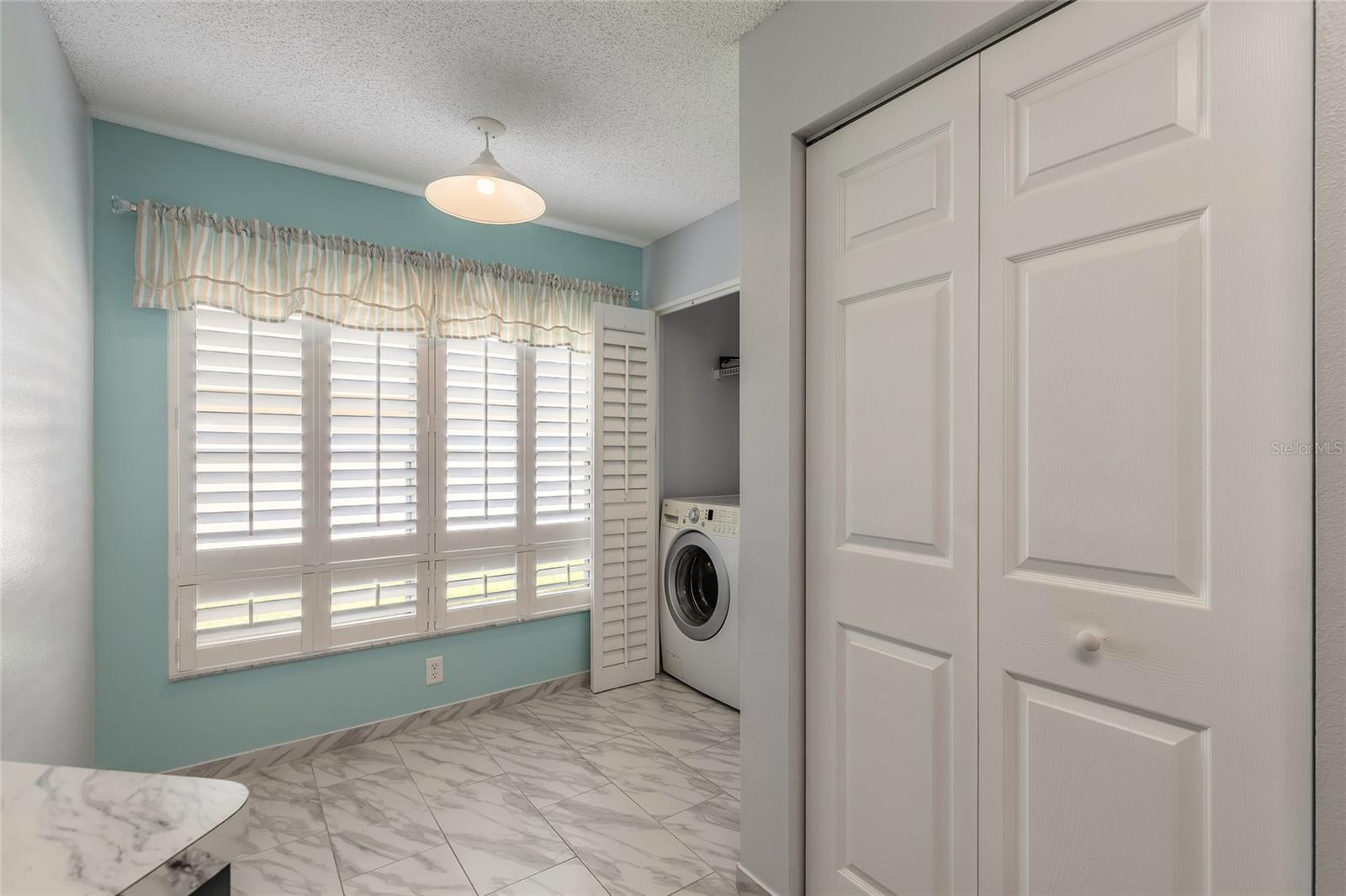 Image 16 of 33 For 613 Clairmont Lane