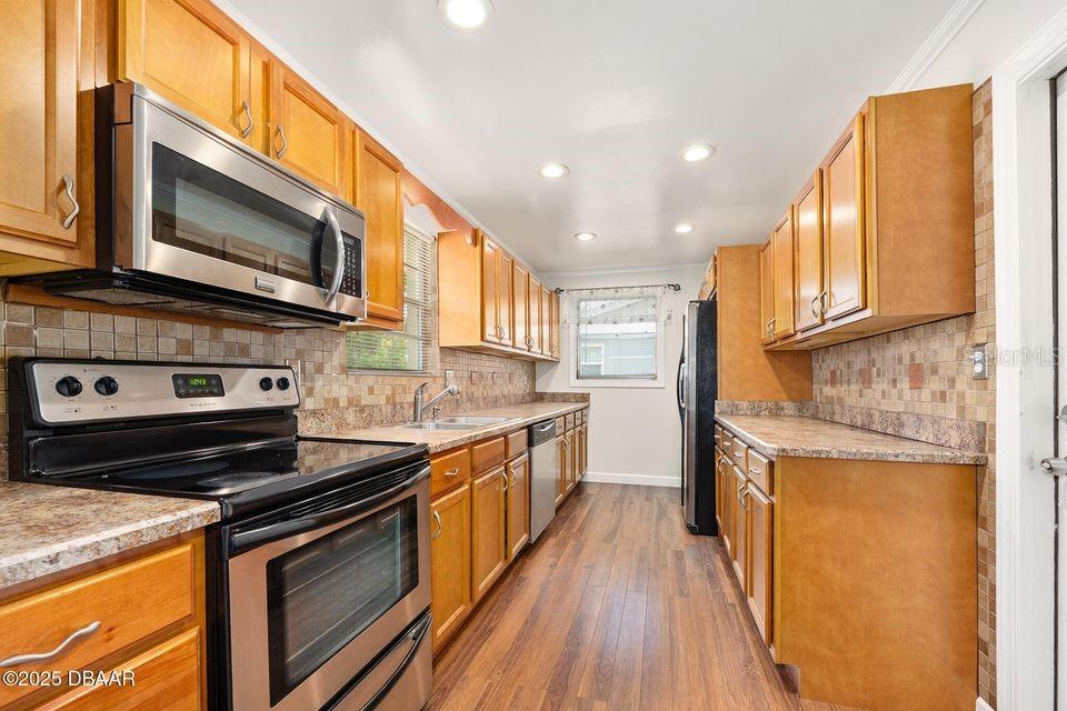 Image 15 of 43 For 241 Sanchez Avenue