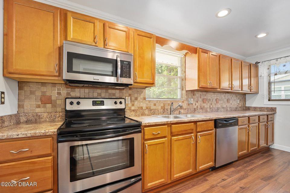 Image 16 of 43 For 241 Sanchez Avenue