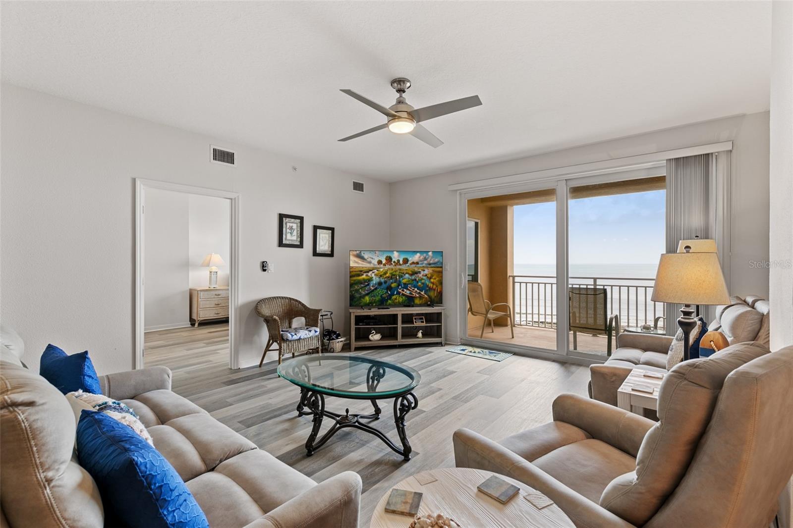 Image 13 of 66 For 80 Surfview Drive 718