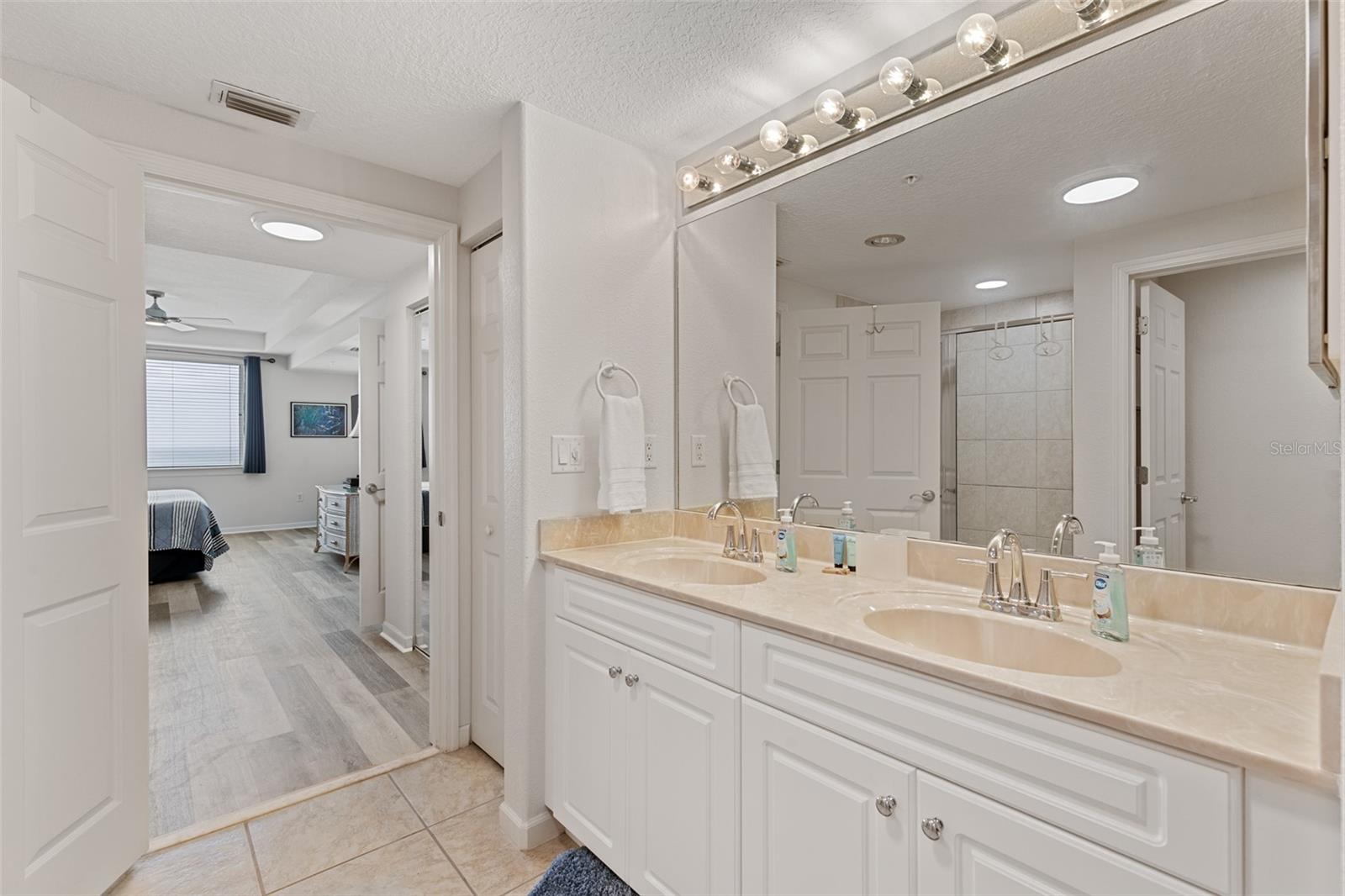 Image 24 of 66 For 80 Surfview Drive 718